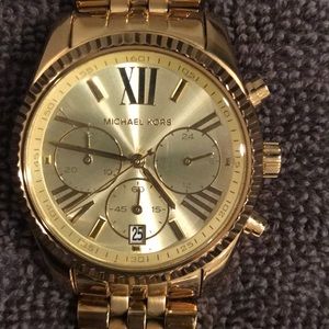 Pre owned Michael Kors Mid-Size Lexington MK5556